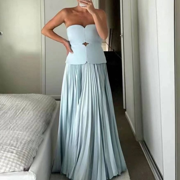 Acler Dresses & Skirts - EUC Acler Avonlea Midi Dress - Celeste Blue